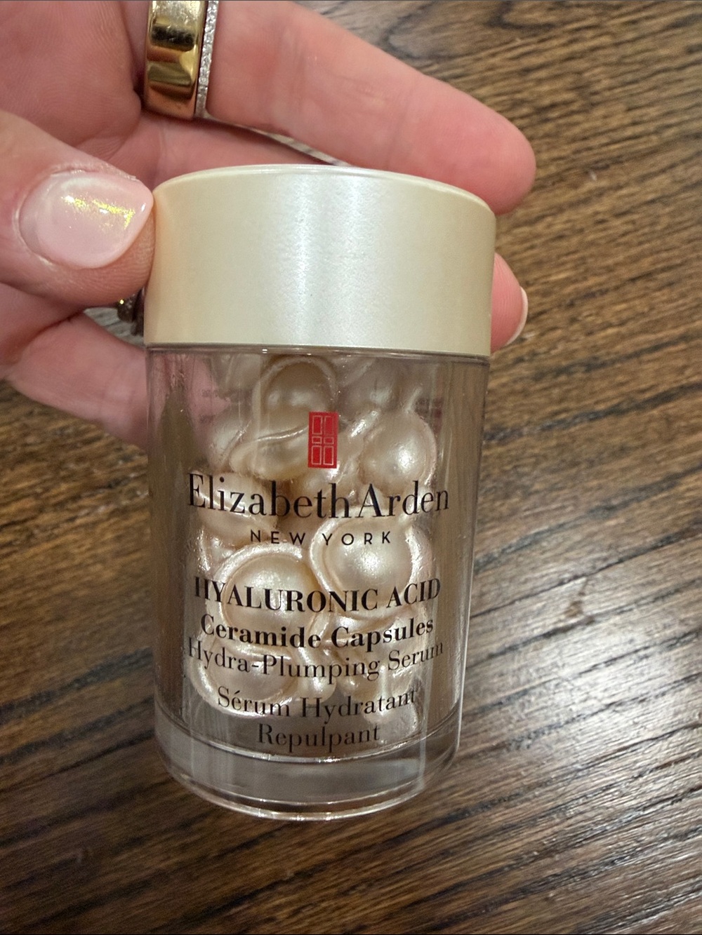 Elizabeth Arden Hyaluronic Acid Ceramide Capsules - Pearl Beige